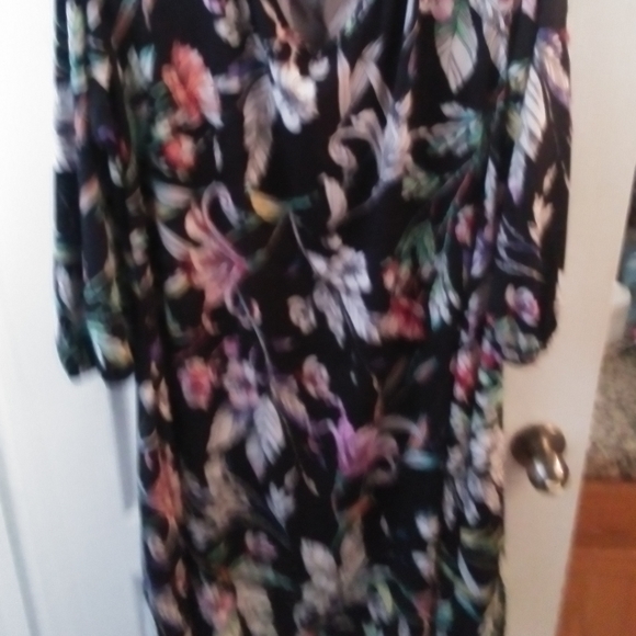 The Avenue Off-The-Shoulder Dress - Picture 4 of 4